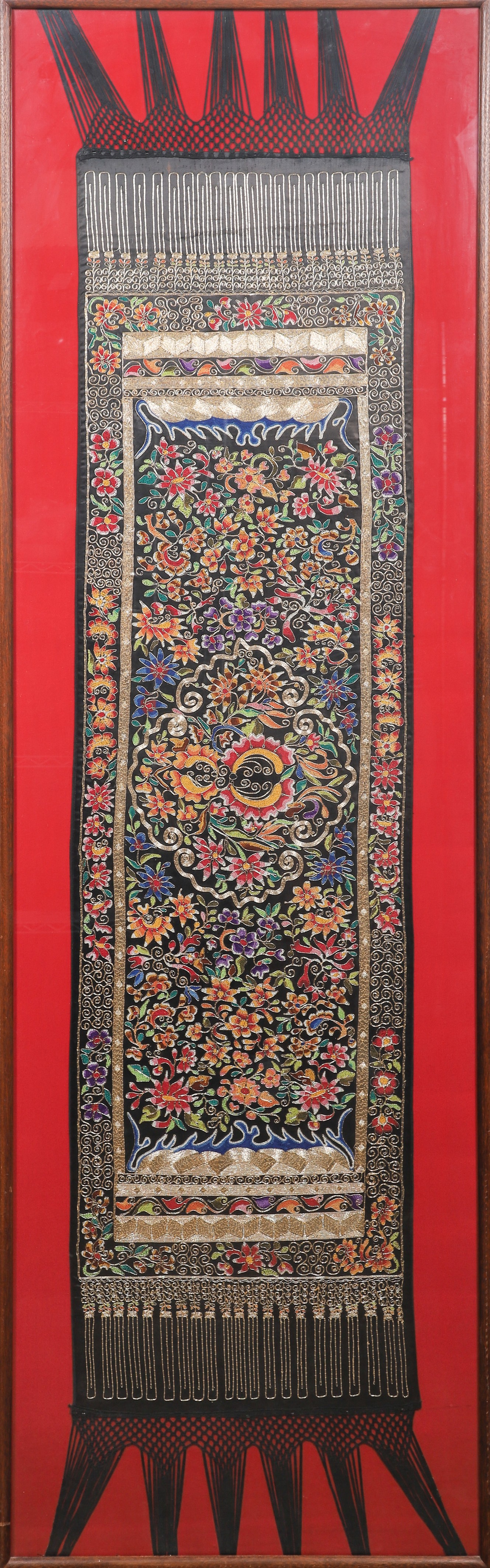 Middle Eastern floral finely embroidered 3b4f4d