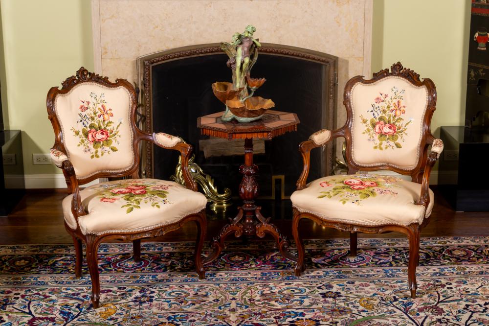 PAIR OF FRENCH ROCOCO REVIVAL STYLE 3b558b