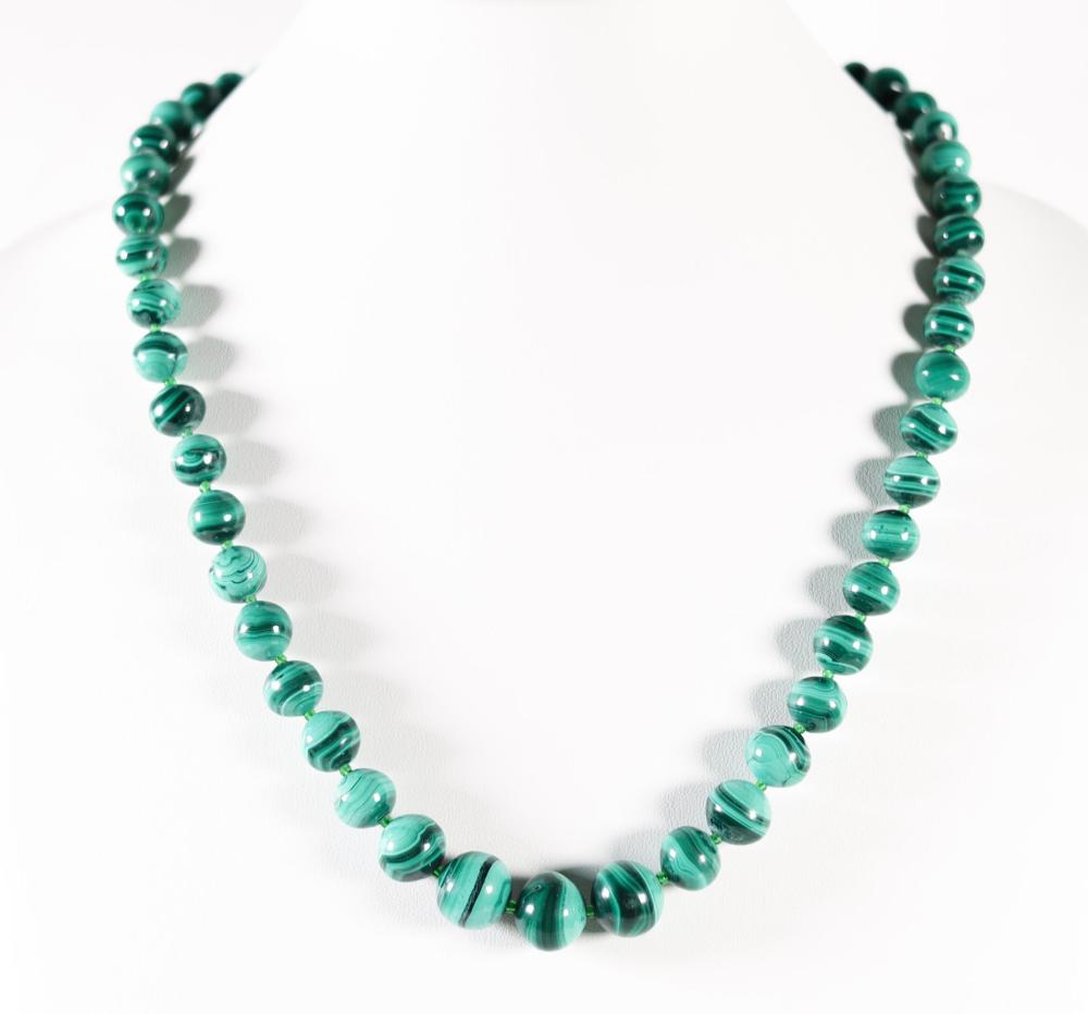VINTAGE BEADED MALACHITE NECKLACEIntroducing 3b5a67