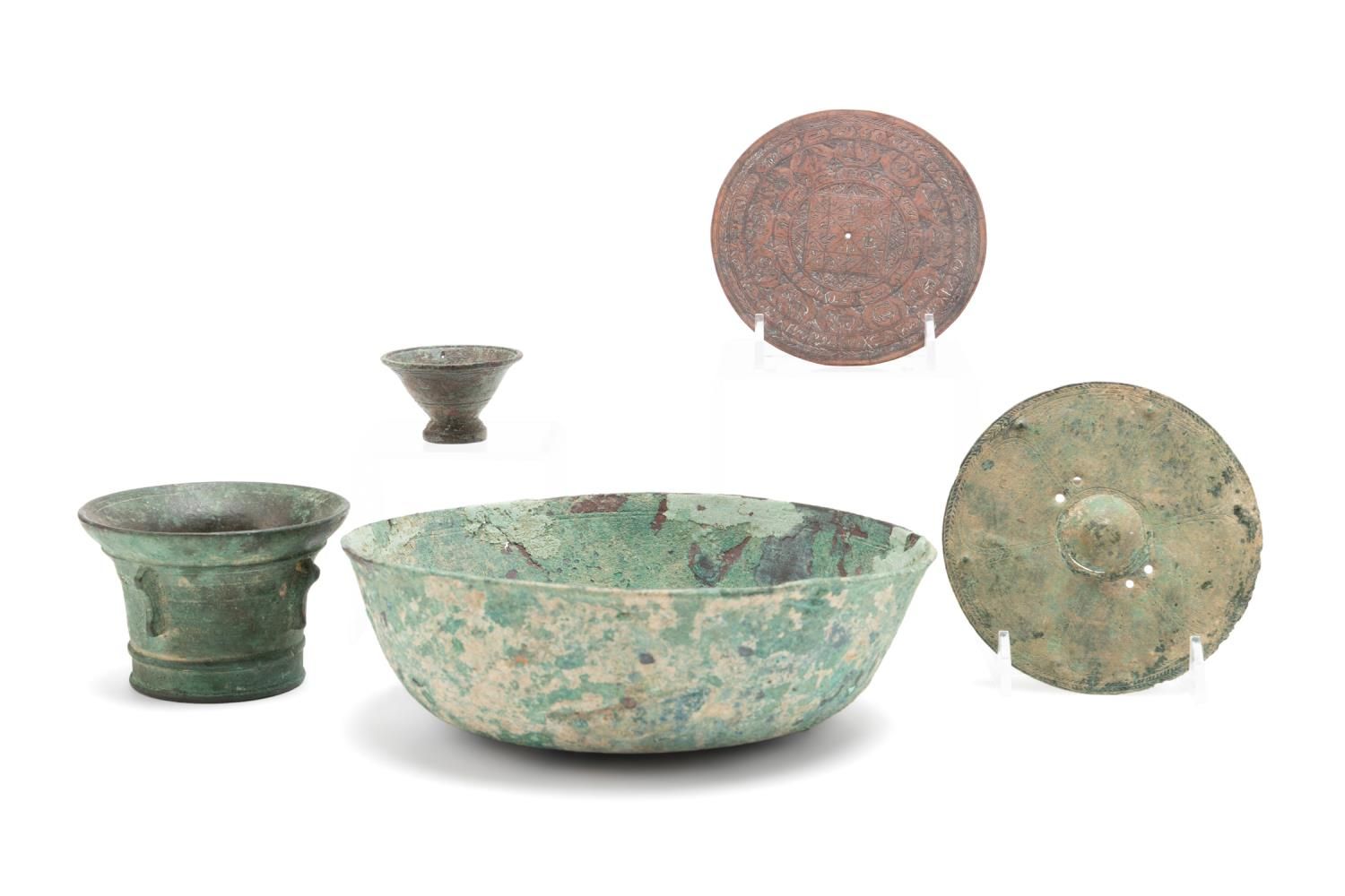 FIVE CHINESE ARCHAISTIC METAL VESSELS 3b3f7a