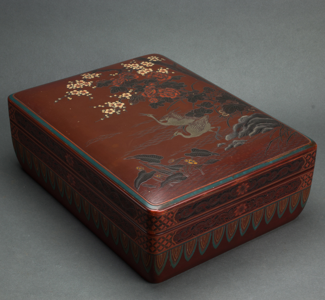 JAPANESE CARVED LACQUERED BOX Japanese 3b4394