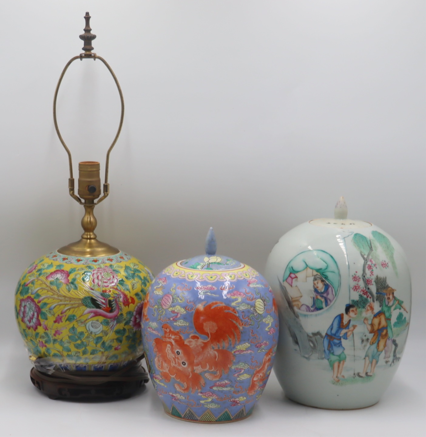 COLLECTION OF CHINESE ENAMEL PORCELAINS  3b6f28