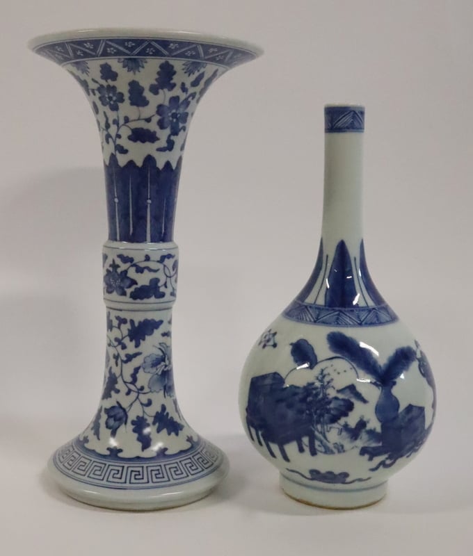  2 CHINESE BLUE AND WHITE PORCELAIN 3b72f7