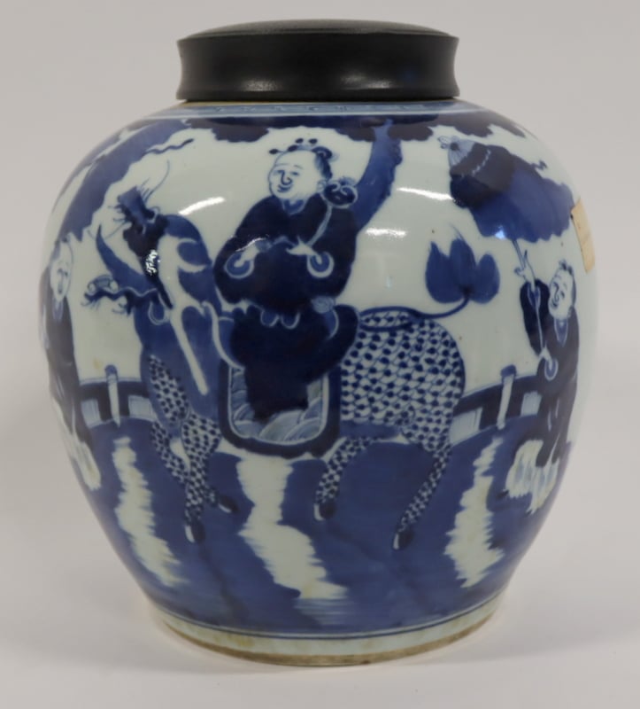 CHINESE BLUE AND WHITE JAR WITH 3b7326