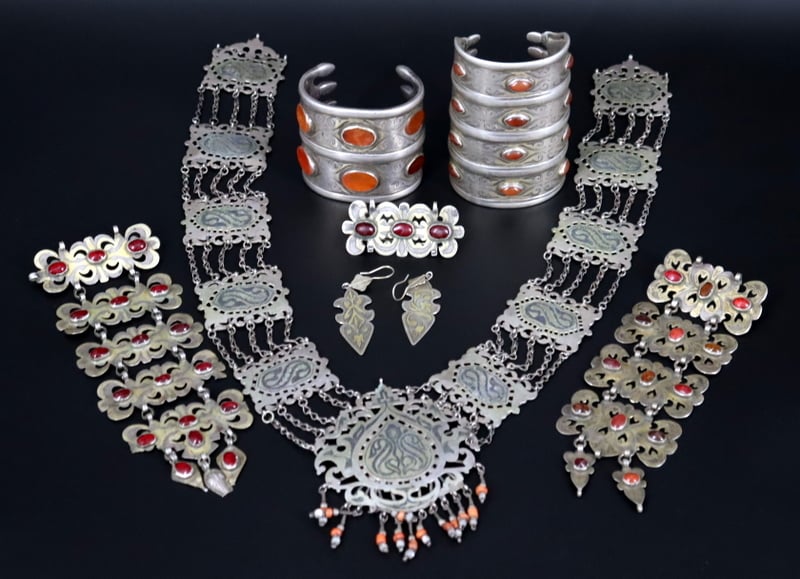 JEWELRY. ASSORTED PERSIAN STYLE