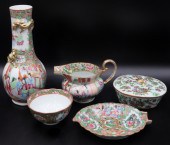 COLLECTION OF CHINESE EXPORT PORCELAINS.