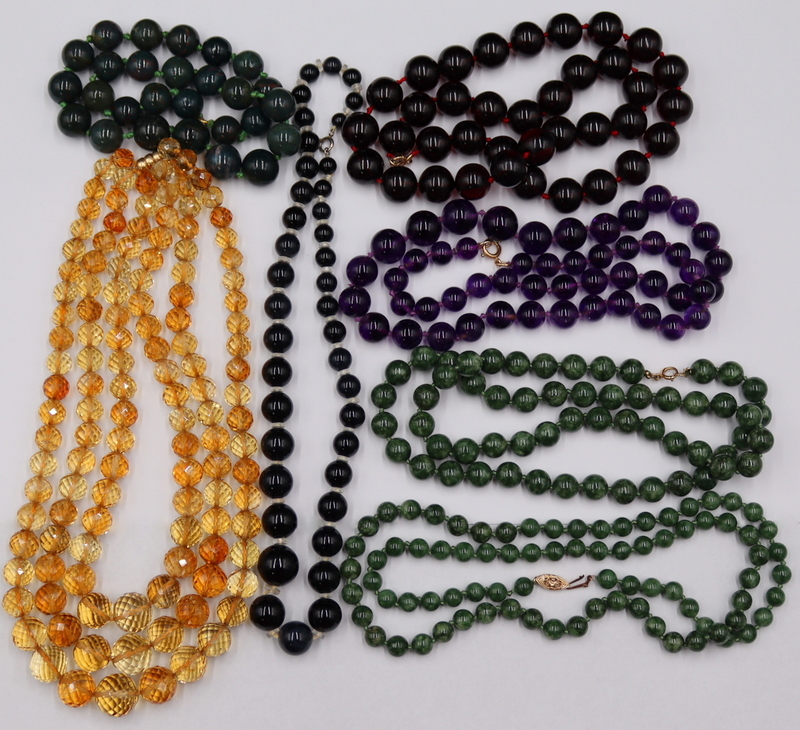 JEWELRY COLLECTION OF 7 BEADED 3b80a3