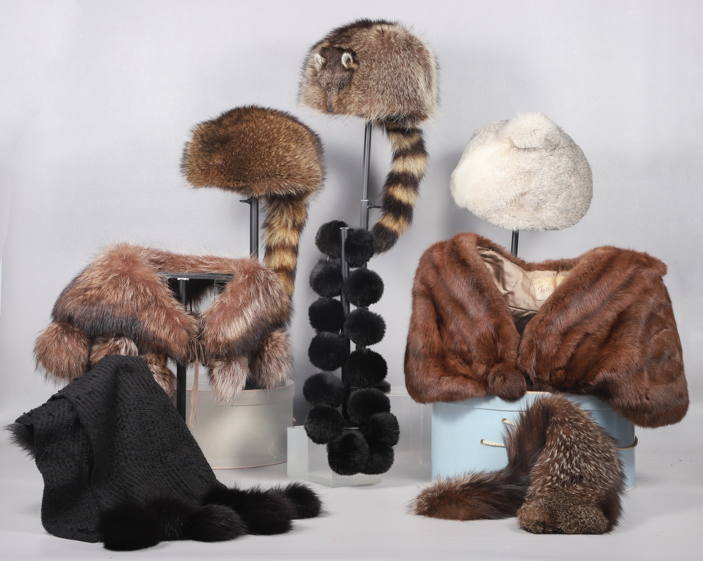 Vintage fur hats shawls and collar 3b5c0d
