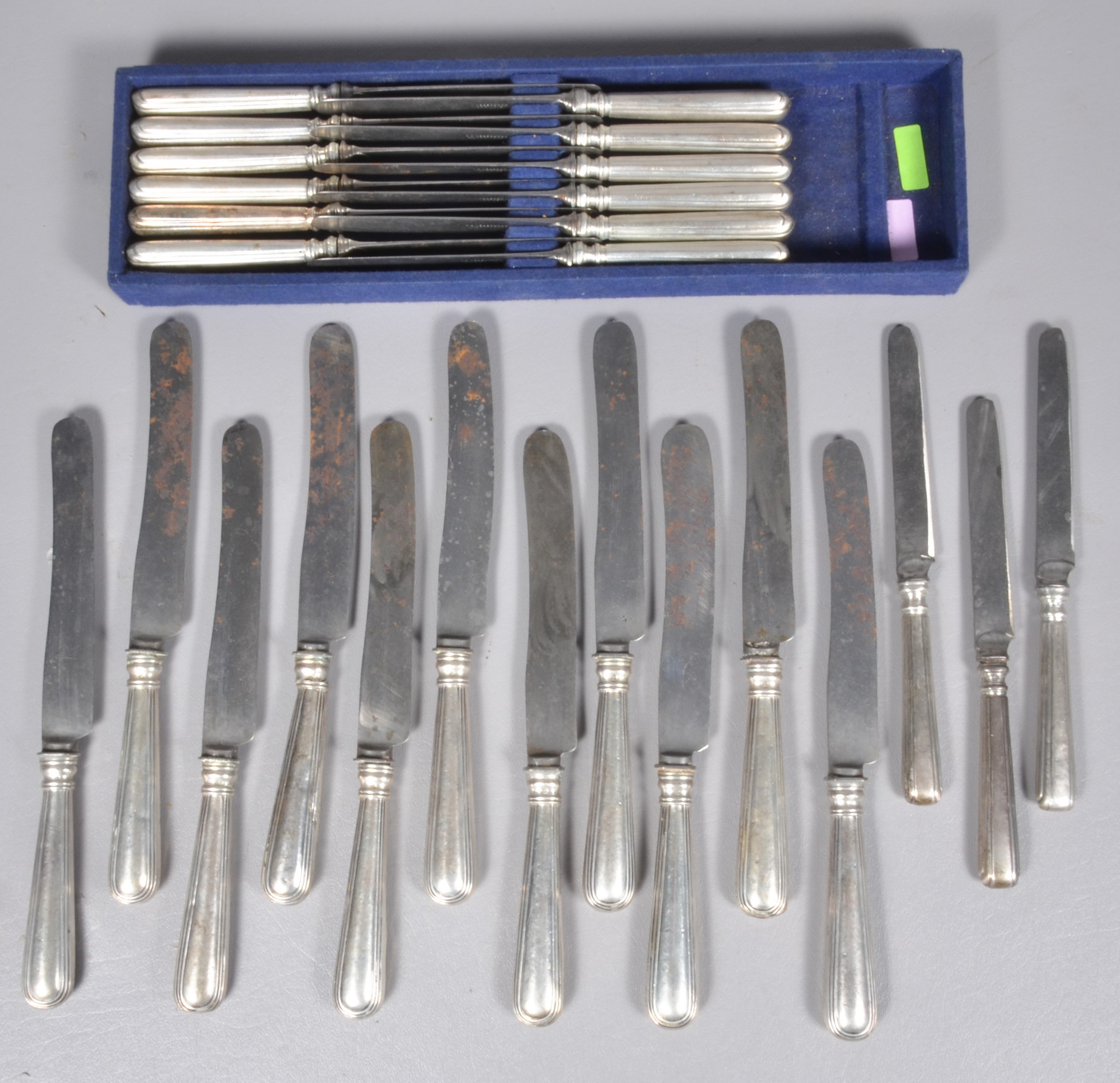  26 Sterling handled table knives 3b688f