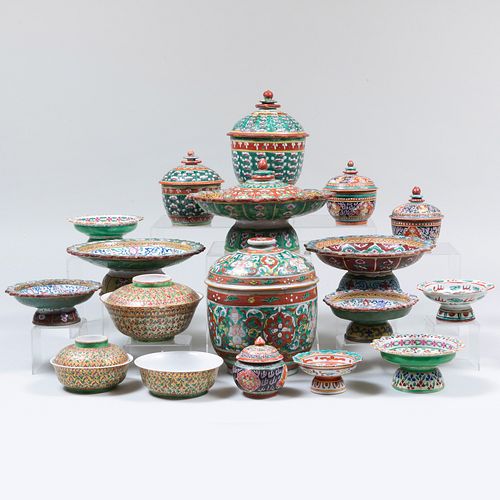 GROUP OF THAI AND ASIAN POTTERY 3b95cb