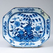 CHINESE BLUE AND WHITE PORCELAIN PLATTER,