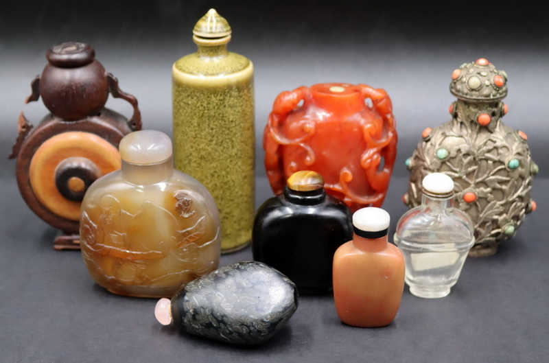COLLECTION OF 9 SNUFF BOTTLES 3b9043