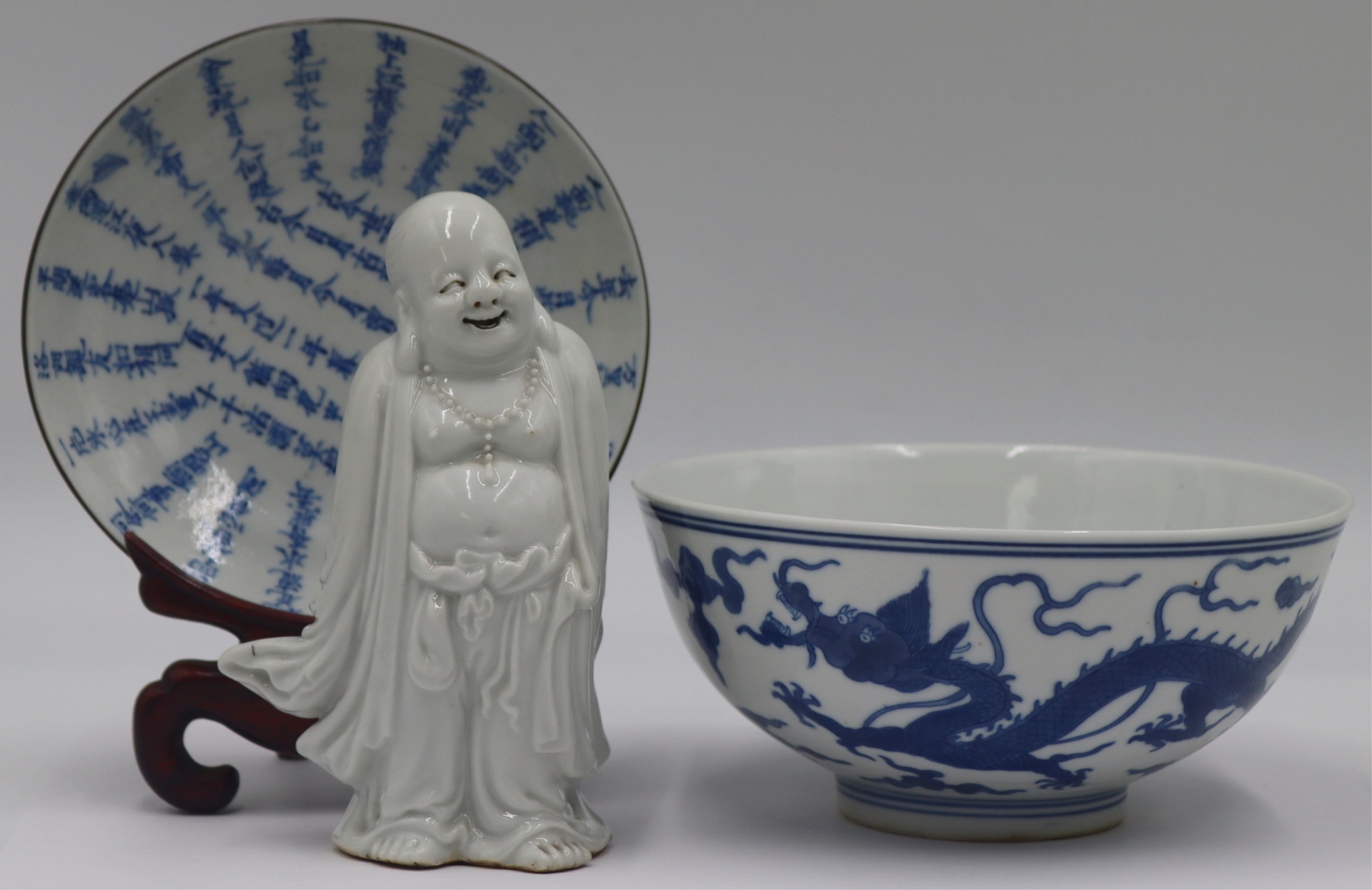GROUPING OF CHINESE BLUE AND WHITE 3bc254