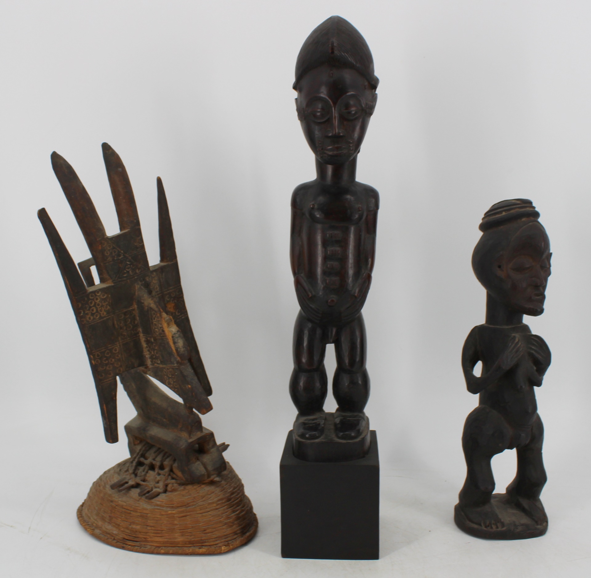 3 ANTIQUE AFRICAN CARVED WOOD FIGURES  3bc68c