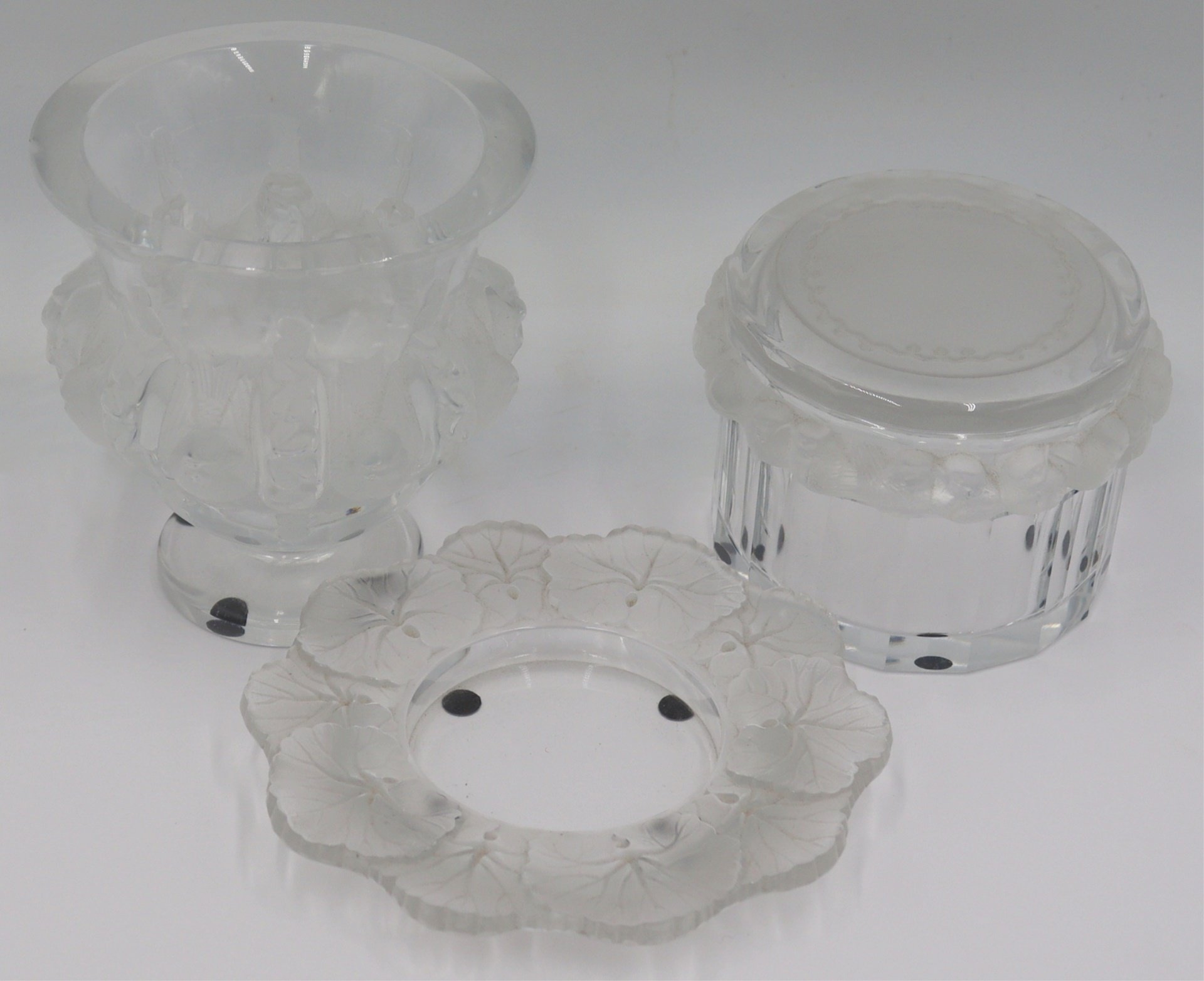 GROUPING OF LALIQUE OBJECTS Includes 3bab9b