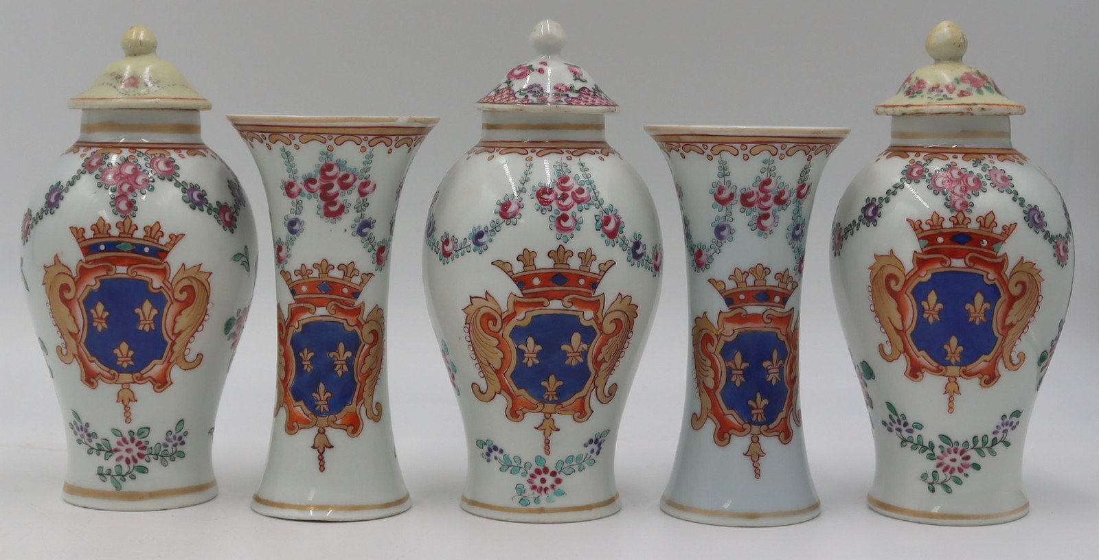 5 PC CHINESE FAMILLE ROSE ARMORIAL 3babfc