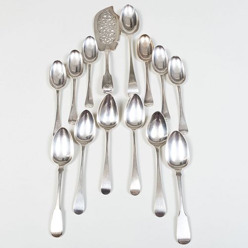 GROUP OF ENGLISH SERVING SPOONSComprising A 3bb176