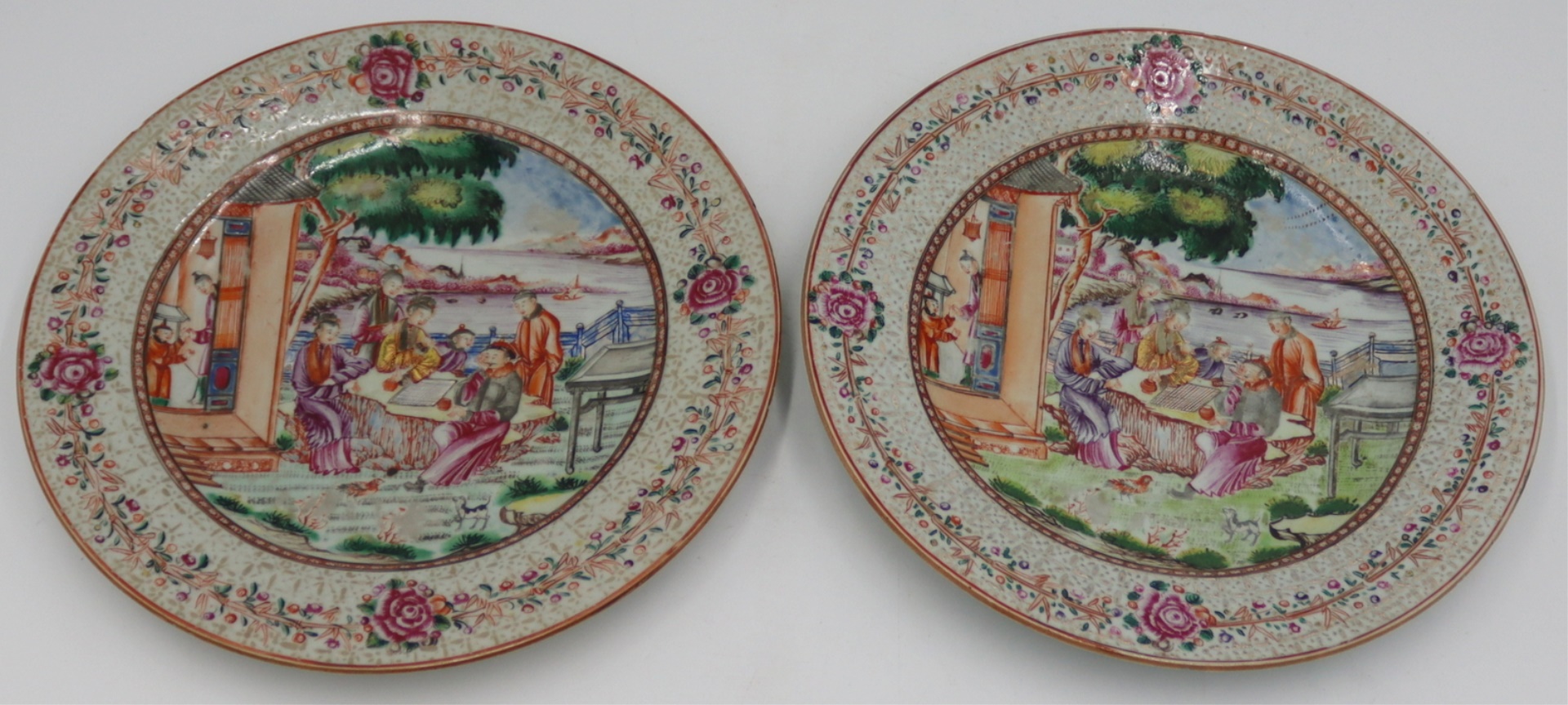 PAIR OF CHINESE EXPORT ENAMEL DECORATED 3be2bb