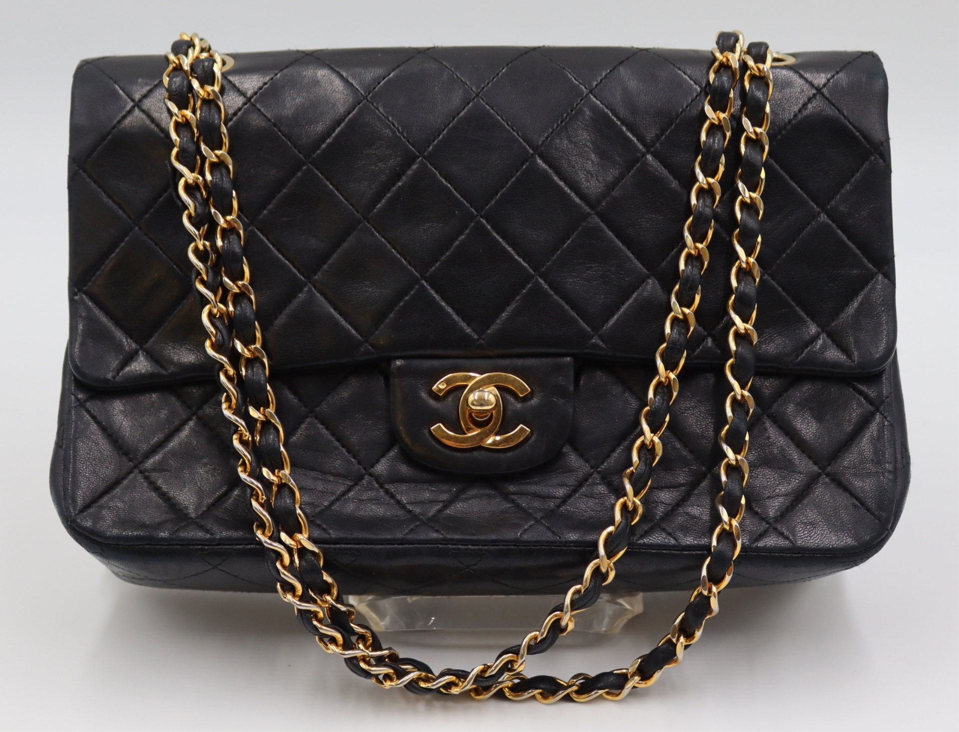 COUTURE VINTAGE CHANEL MEDIUM 3be61f