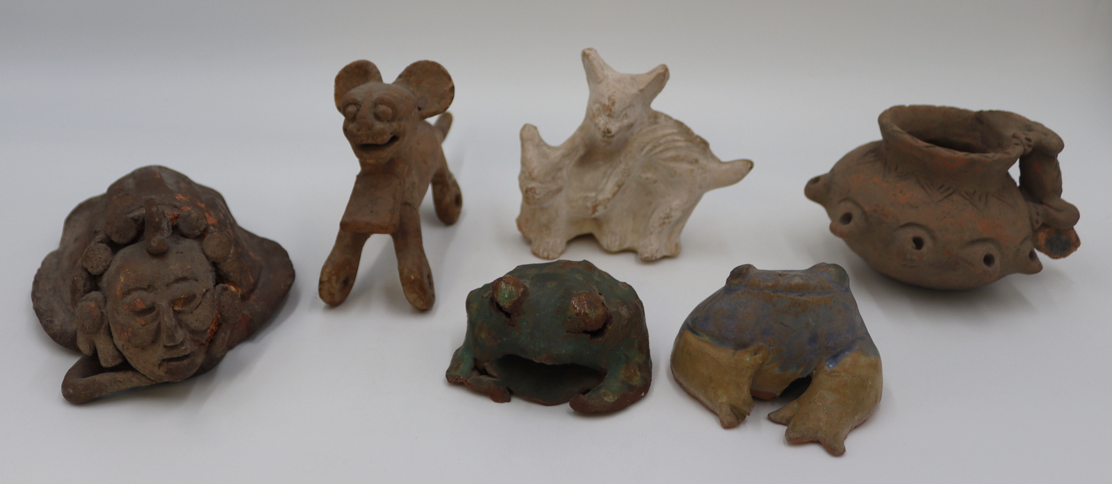 ASSORTED PRE COLOMBIAN POTTERY 3be843