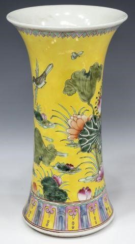 CHINESE YELLOW GROUND PORCELAIN 3bf09f