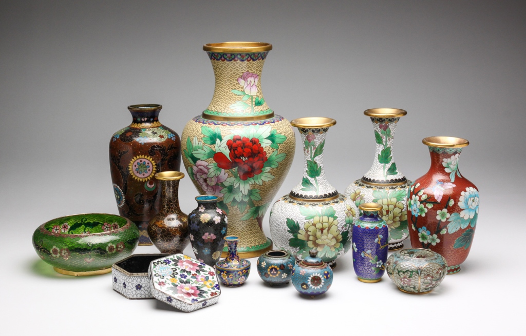 GROUP OF ASIAN CLOISONNE AND PLIQUE