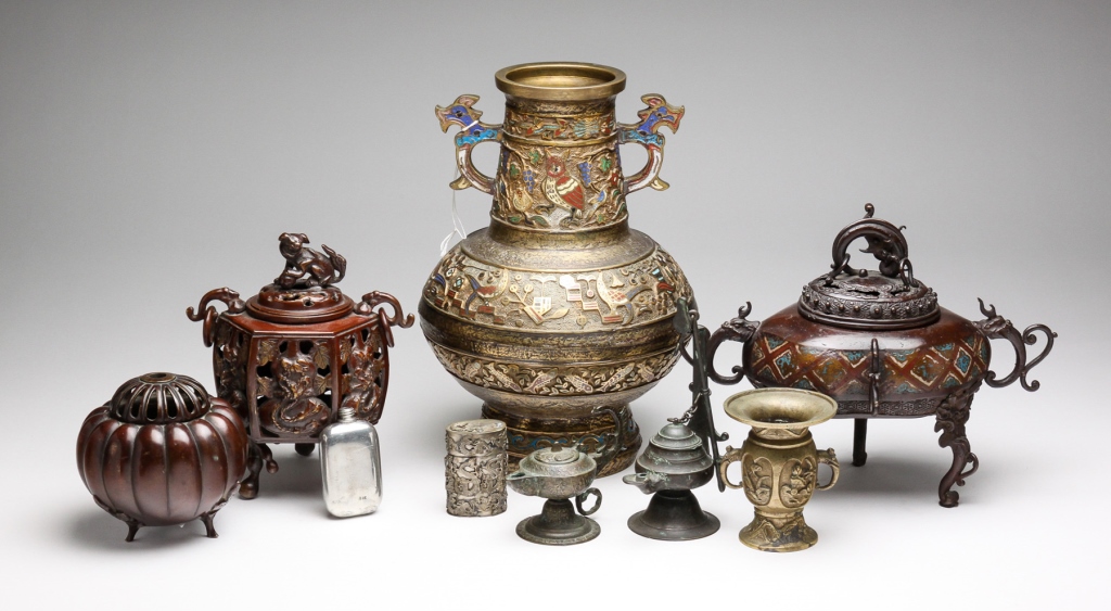 GROUP OF ASIAN AND EUROPEAN METALWARE  3bf233