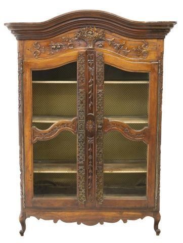 FRENCH PROVINCIAL CARVED DISPLAY 3bf5a4