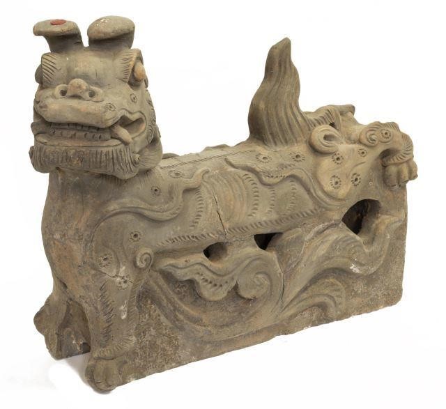CHINESE POTTERY FOO DOG ROOF TILEChinese 3bf762