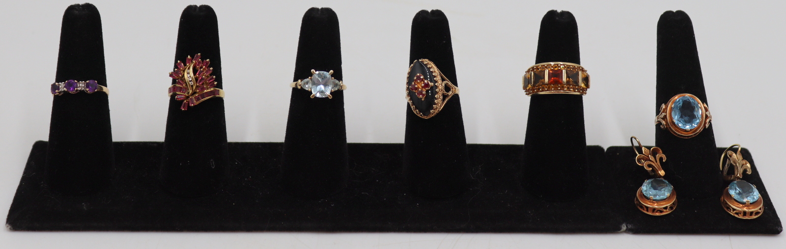 JEWELRY ASSORTED GOLD RING GROUPING  3bd513