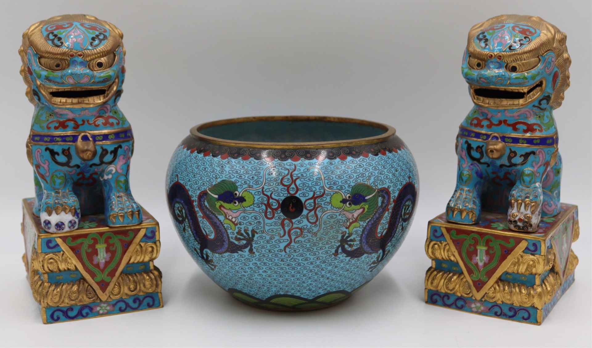 GROUPING OF CLOISONNE ITEMS Includes 3bd730