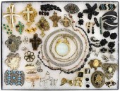 (LOT) ANTIQUE TO VINTAGE COSTUME JEWELRY,
