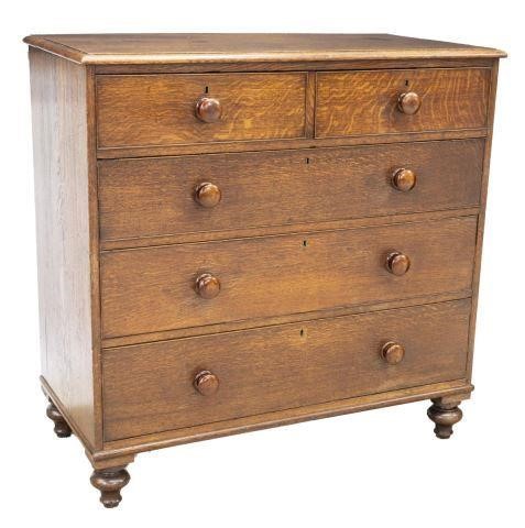 ENGLISH OAK CHEST OF FIVE DRAWERS  3c17bf