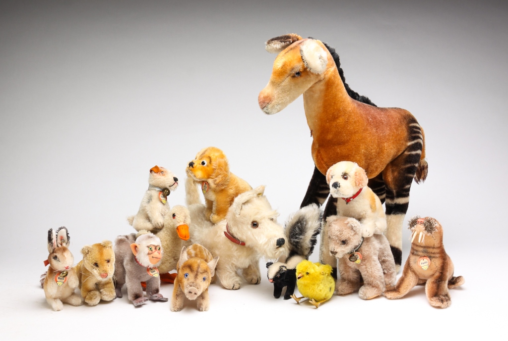 TEN STEIFF ANIMALS AND FOUR OTHER 3bf853