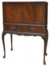 QUEEN ANNE STYLE MAHOGANY BAR CABINET 3bfd41