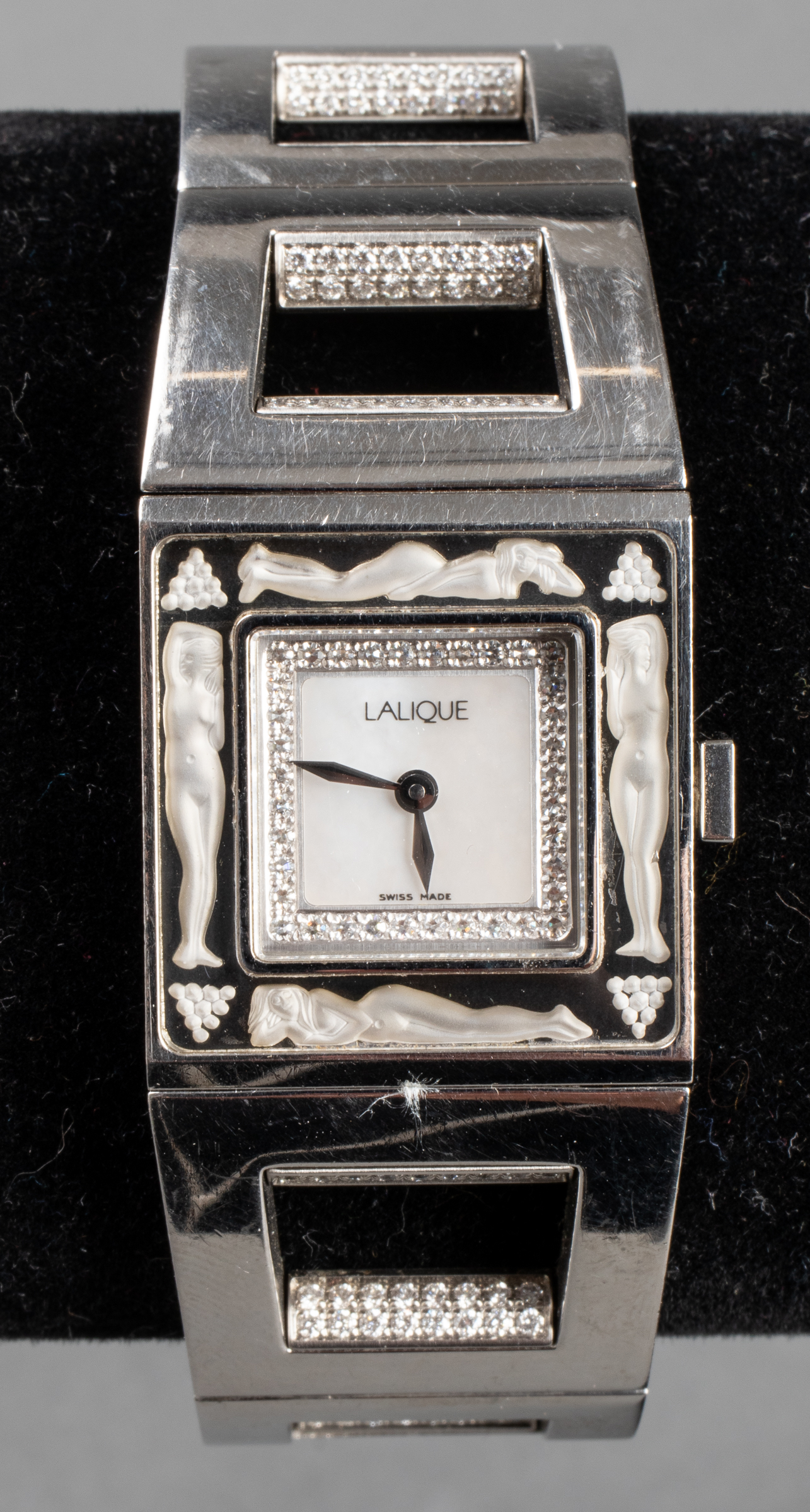 LALIQUE LADIES STAINLESS STEEL