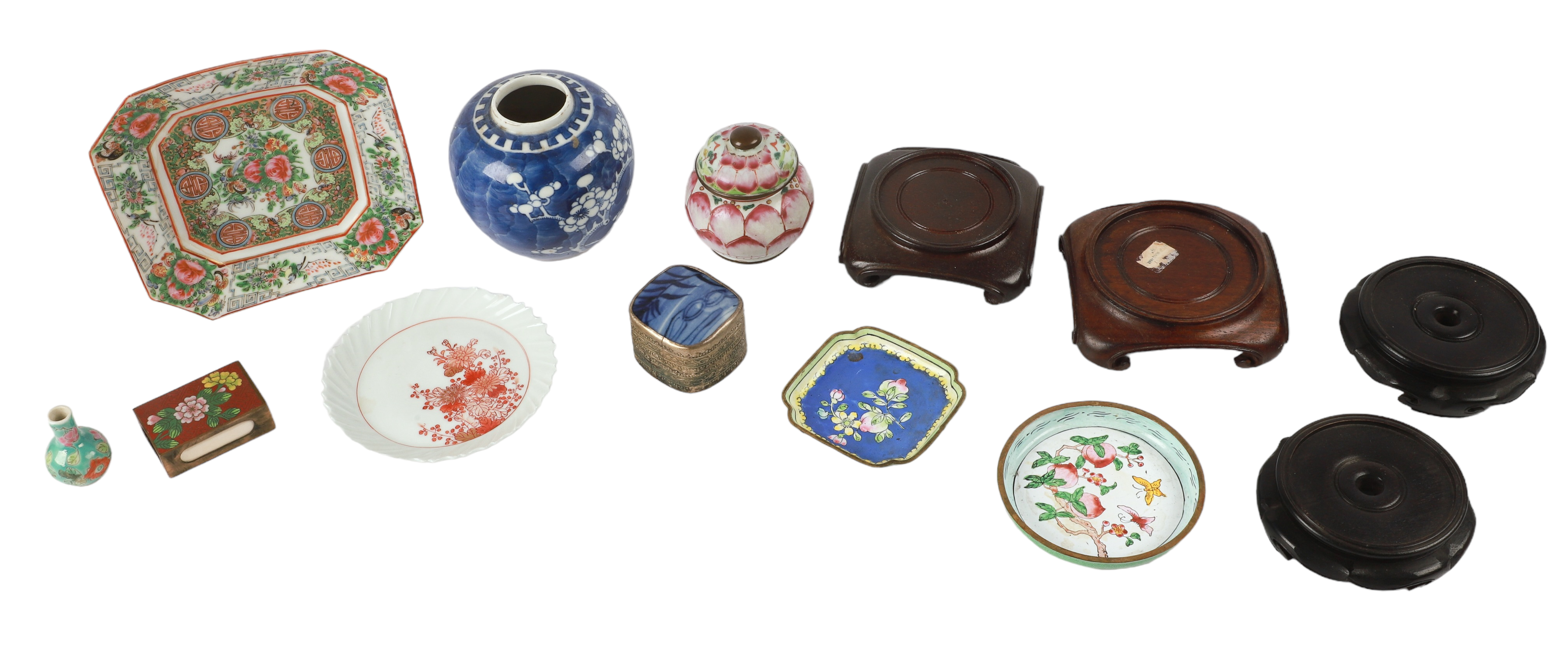Lot of Chinese items c o Famille 3c6850