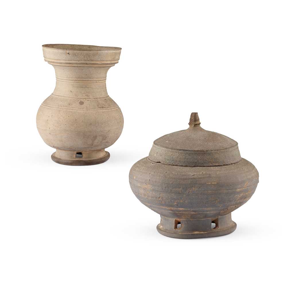 TWO POTTERY JARS WITH PIERCED FOOT SILLA 3c692e