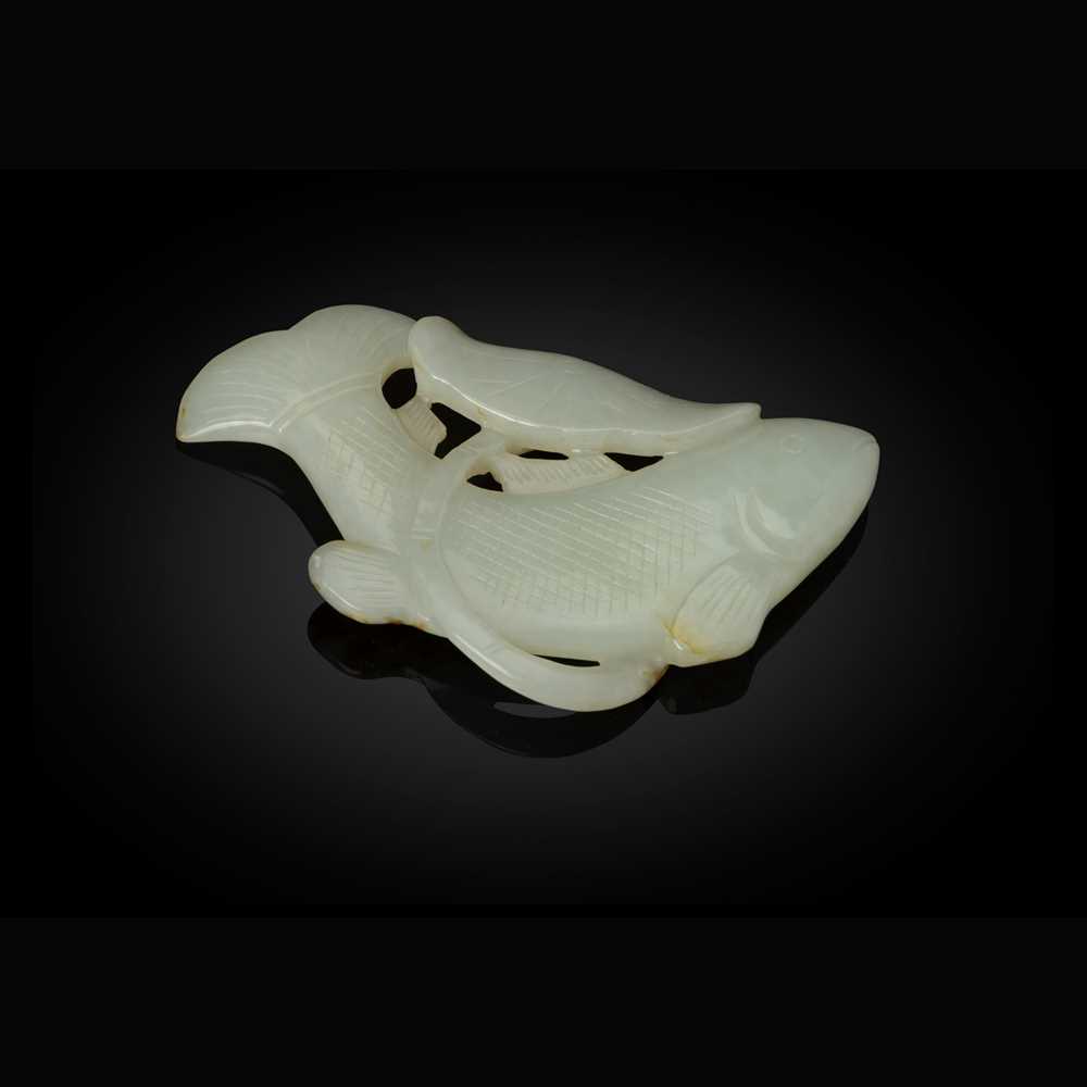 WHITE JADE WITH RUSSET SKIN CARVING 3c6986