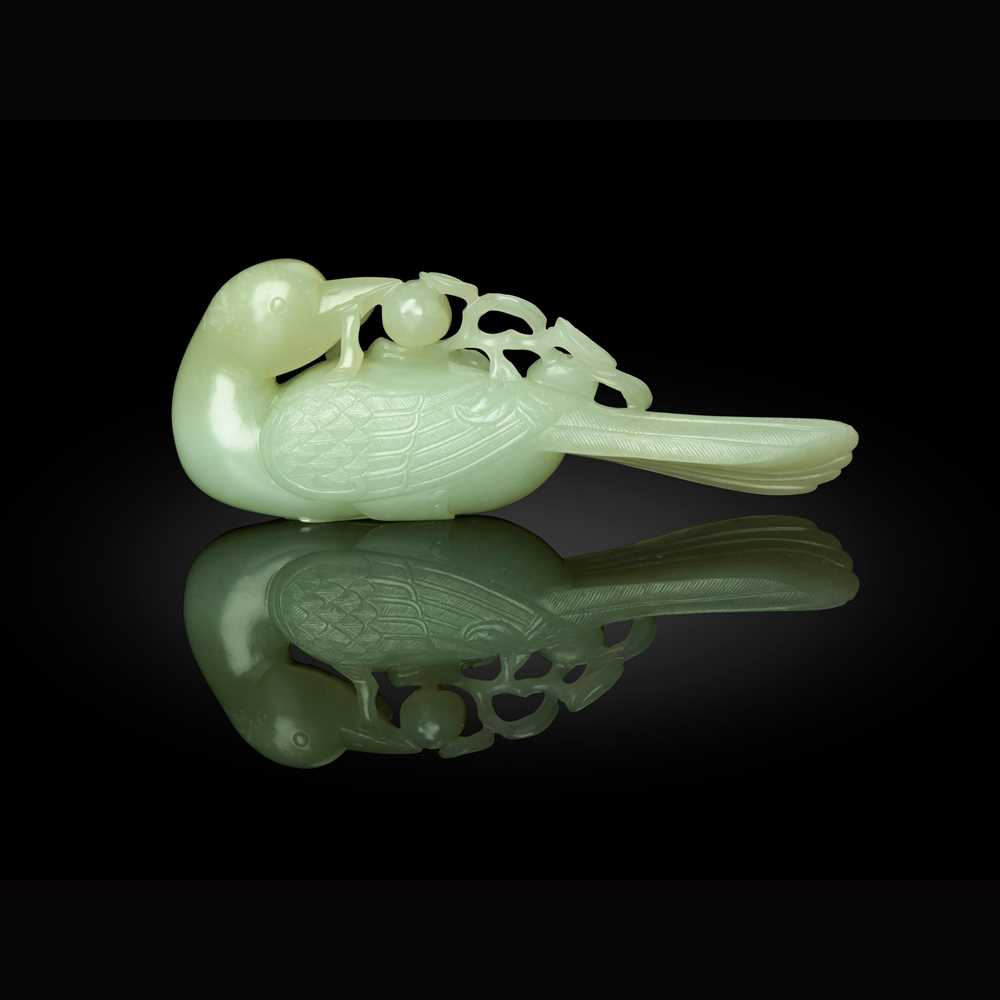 PALE CELADON JADE CARVING OF A 3c698f
