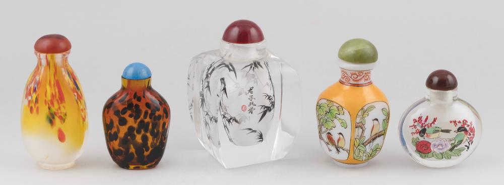 FIVE CHINESE GLASS SNUFF BOTTLES 3c7d00