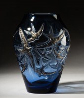 LALIQUE HIRONDELLES GRAND BLUE GLASS