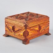 TRAMP ART CARVED BOXAn extensively chip