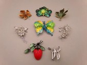 Group of 8 Vintage Brooches c1950. The