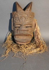 AFRICAN CARVED WOOD AND STRAW MASK  3c7238