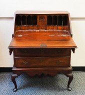 QUEEN ANNE STYLE MAHOGANY SLANT-FRONT