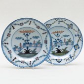 PAIR OF LAMBETH DELFT CHINOISERIE PLATESUnmarked.

9