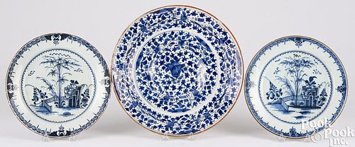 DELFTWARE CHARGER AND TWO PLATES  3ca109