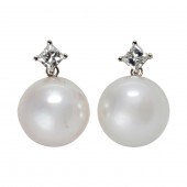 A PAIR OF SOUTH SEA CULTURED PEARL,