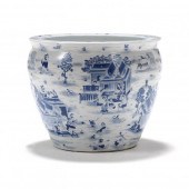 A LARGE CHINESE BLUE AND WHITE PORCELAIN